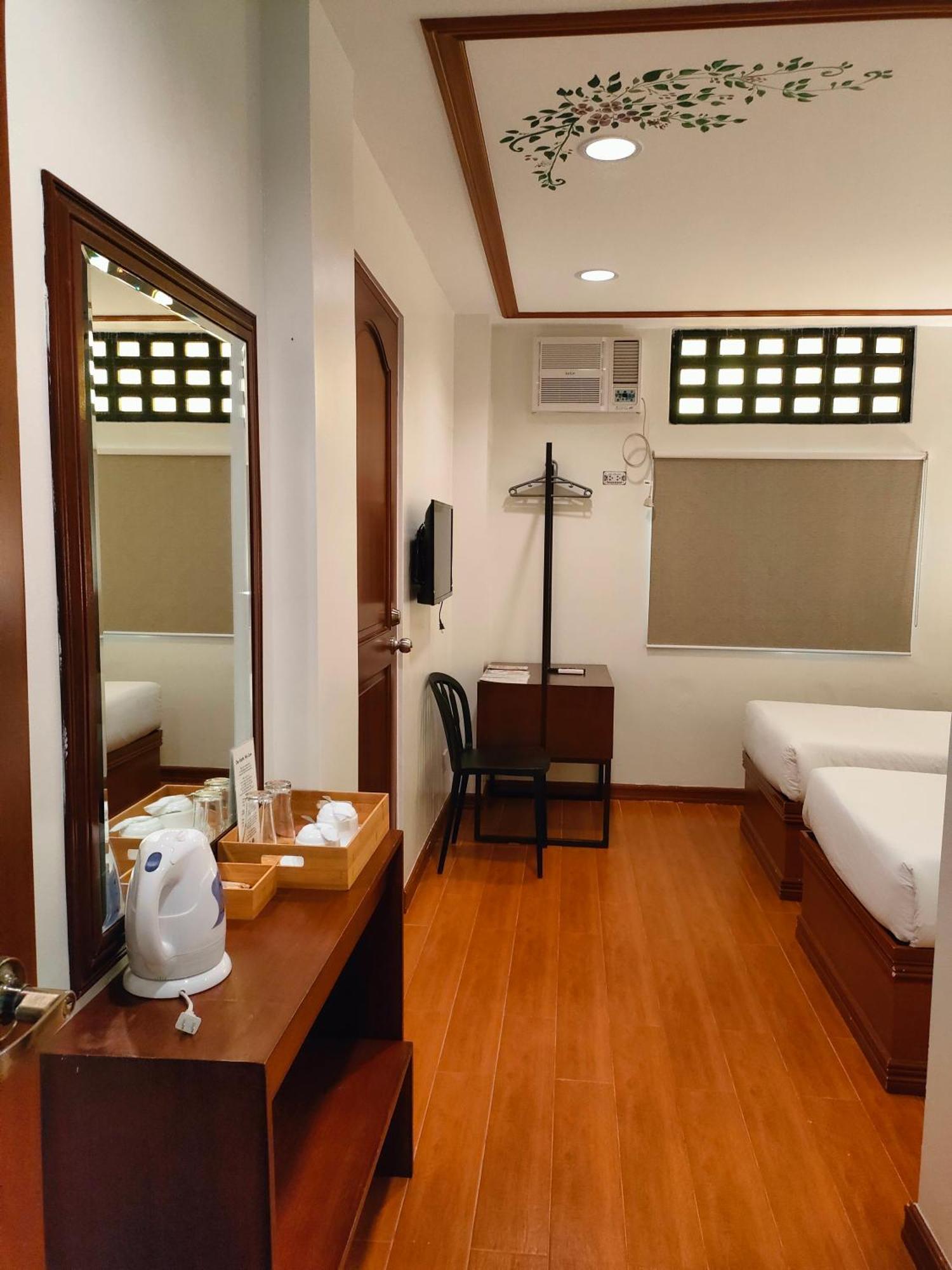 Lavie Hotel Vigan Exterior photo