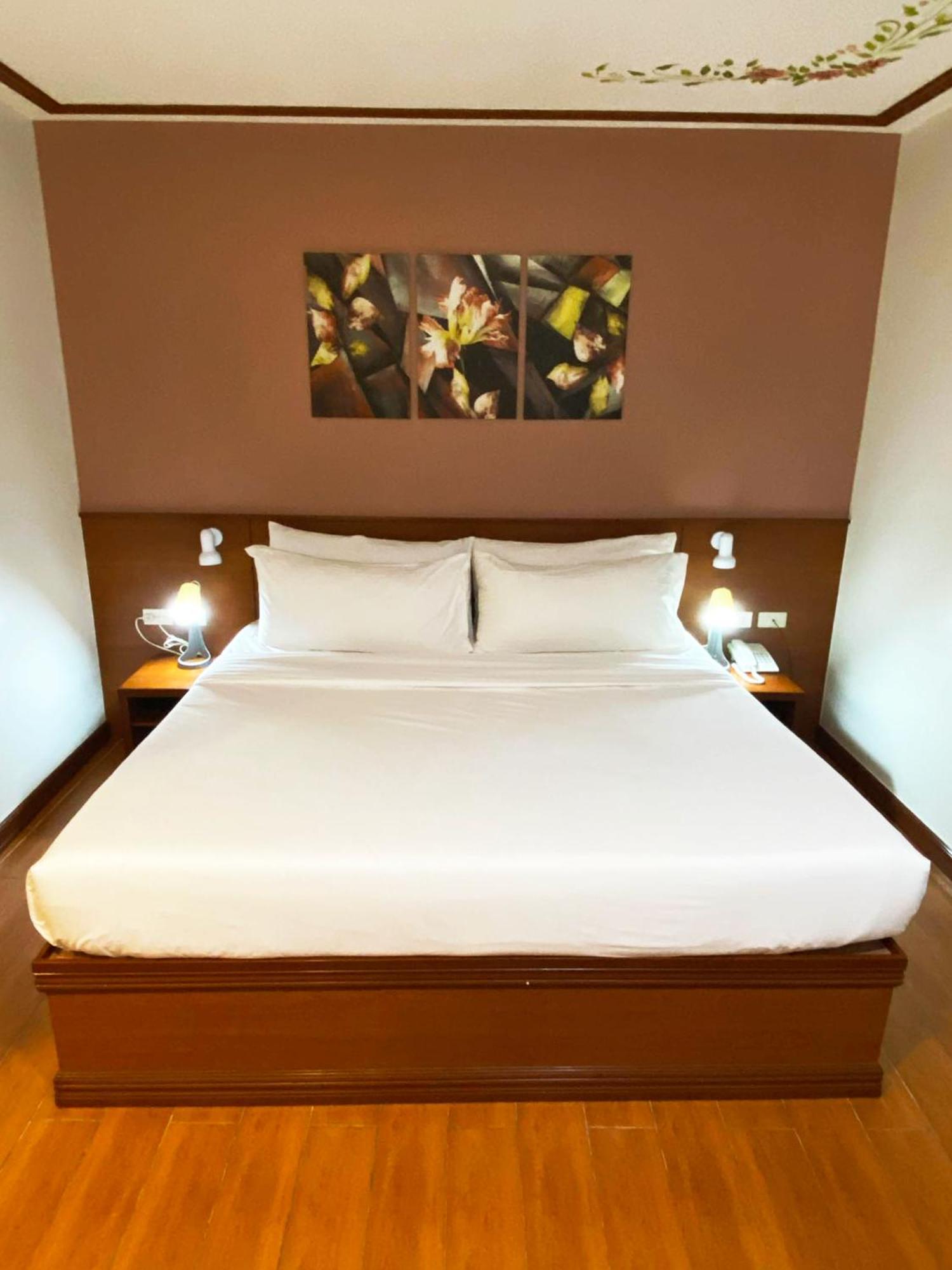 Lavie Hotel Vigan Exterior photo