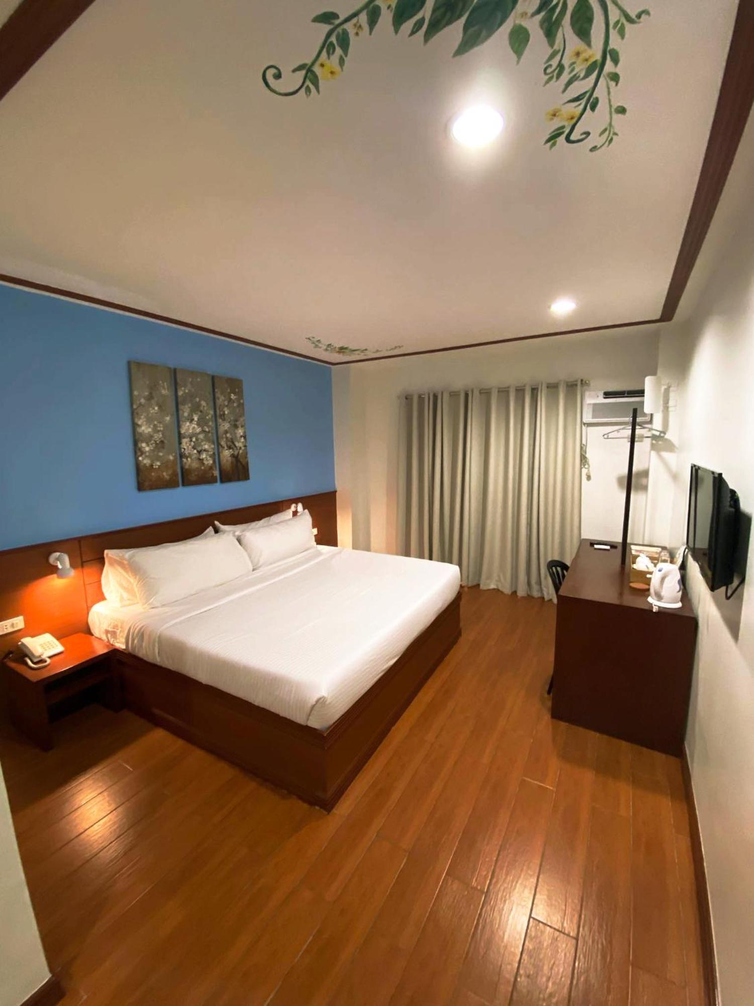 Lavie Hotel Vigan Exterior photo